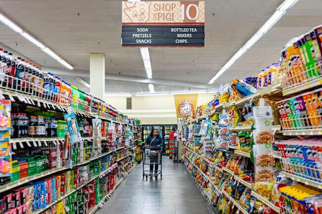 Local grocery chain Piggly Wiggly offers fresh produce at great prices near Georgetown.