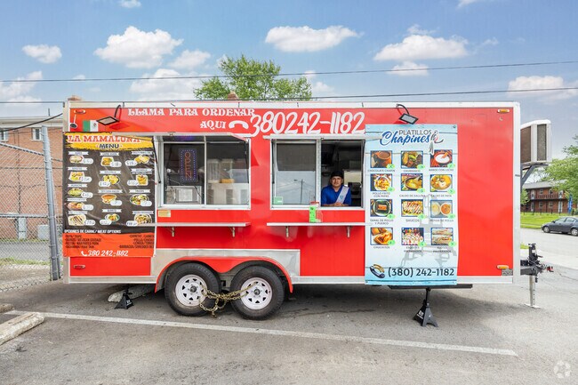 La Mamalona Mexican food truck serves up authentic Mexican fare in Salem Village.
