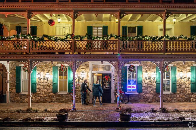 The Inn at St Peter’s Village is a popular nighttime spot off the beaten path in Warwick.