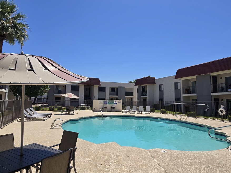 Hidden Village, Glendale, AZ 85302 - photo 1