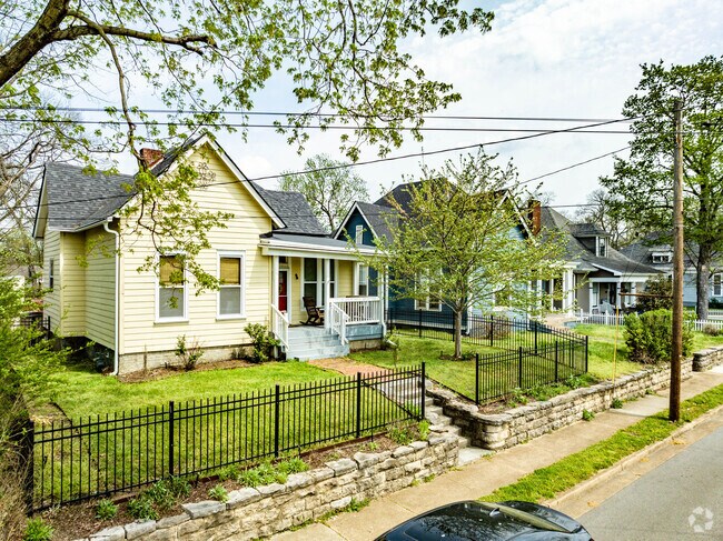 Talbot’s Corner features older Craftsman houses with gabled roofs and tapered columns.
