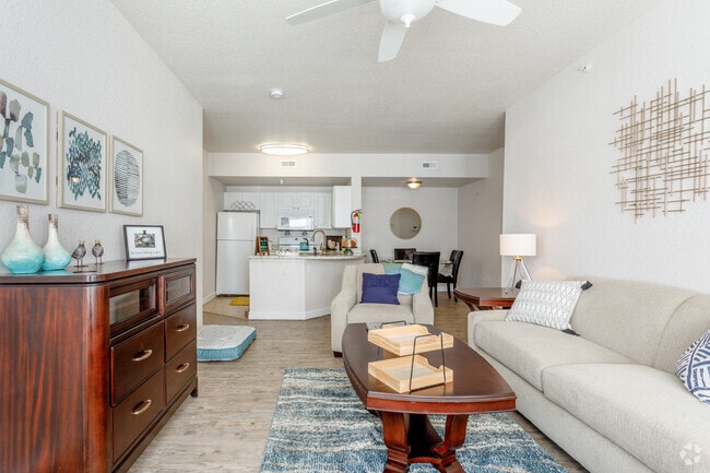2BR, 2BA - 1012 SF