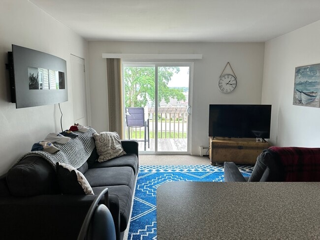 575 N Riverside Ave, Saint Clair, MI 48079 - photo 4