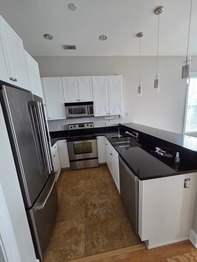 302 Lorch St unit 201, Savannah, GA 31401 - photo 6