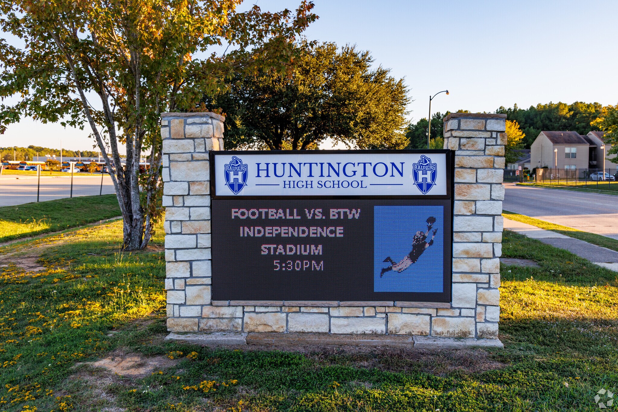 Huntington High School, part of the Caddo Parish School District.