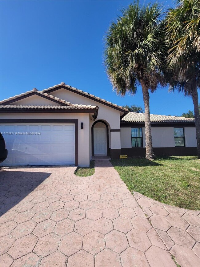 2471 NW 55th Ave, Lauderhill, FL 33313