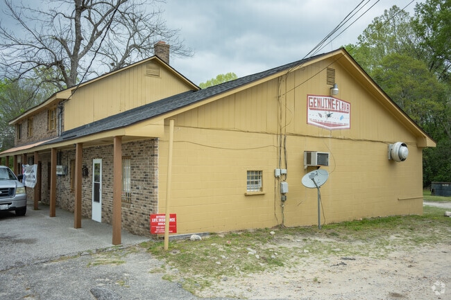 Genuine Flava is another popular restaurant in the Crosswell neighborhood.