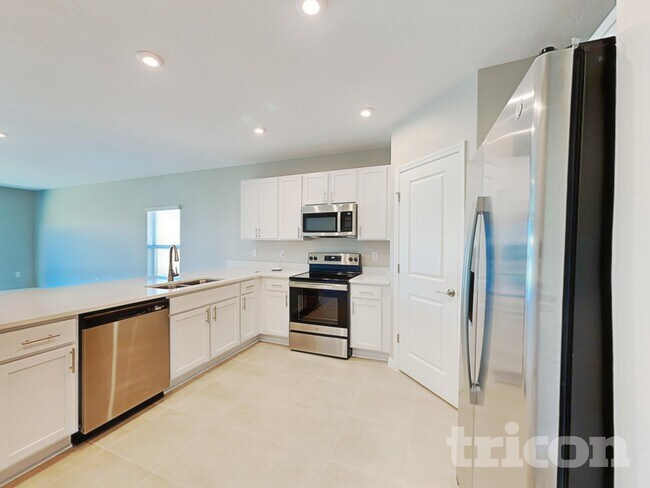 252 Garnet Ave, Kissimmee, FL 34758 - photo 6