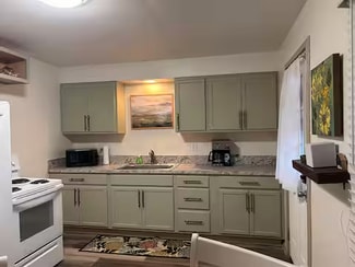 206 Caroline Ave Unit 206, Hubbard, OH 44425