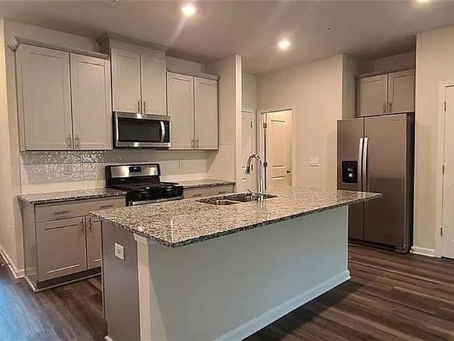 1393 Vayda Ct, Marietta, GA 30066 - photo 3