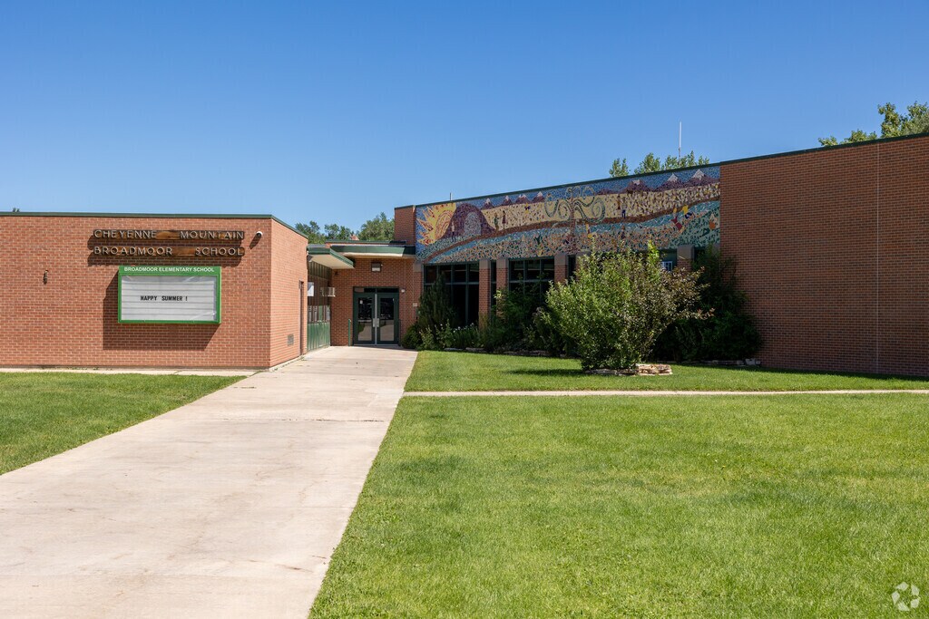 Broadmoor Elementary School has 333 students.