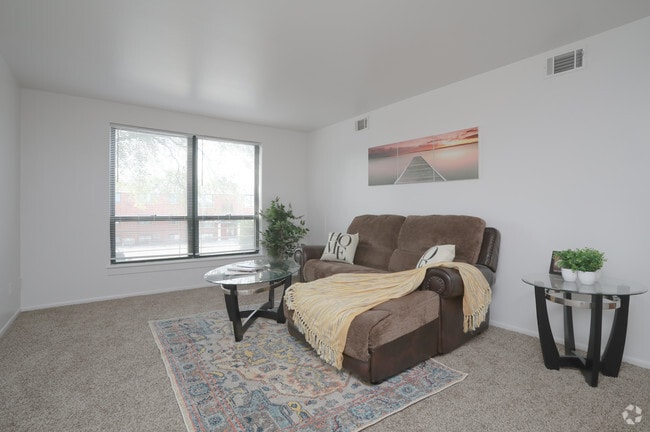 2 BR, 1 BA - Living Room