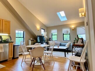 241 River St, Cambridge, MA 02139