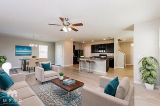 906 Ashentree Dr, Plant City, FL 33563