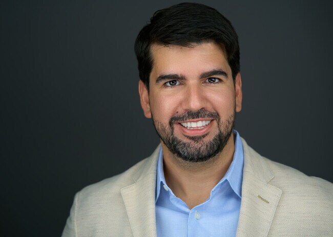 Agent Photo