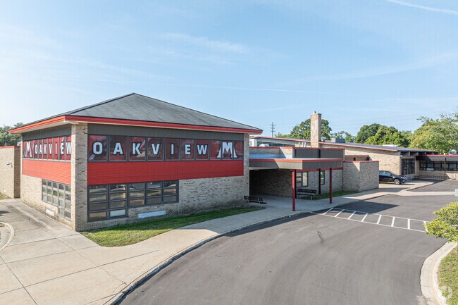 Oakview Elementary School in Muskegon earns a C-minus grade from Niche.