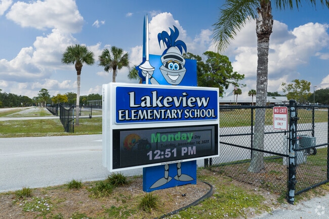 Lakeview Elementary School in Sarasota ranks high amongst parents and students.