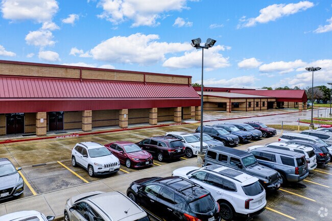 The campus features modern facilities, promoting an engaging learning environment.