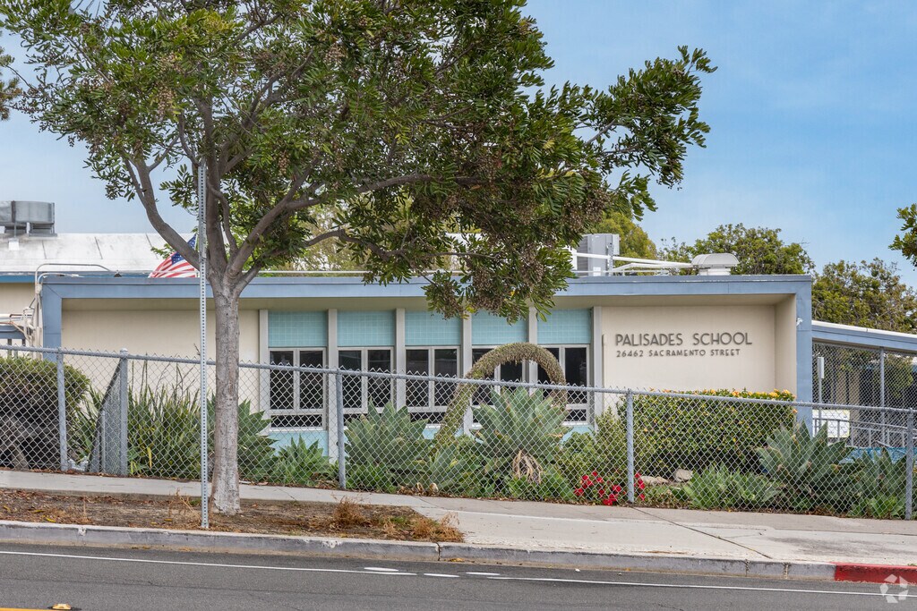 The Palisades Elementary School in Capistrano Beach is a place where education flourishes.