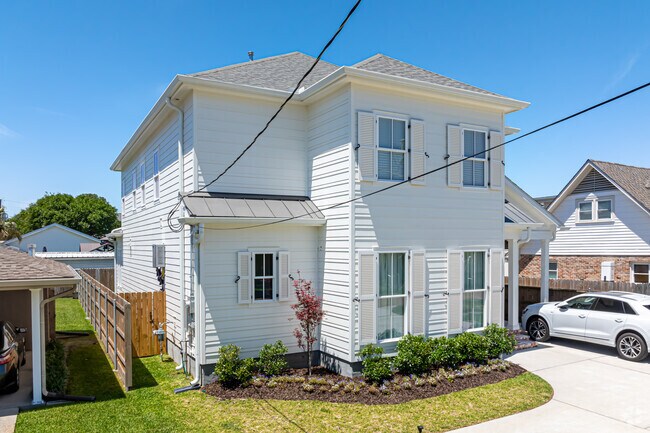 New construction can be found when looking to move to Bucktown.