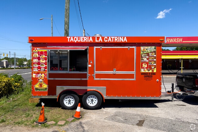 Taqueria La Catrina in Roebuck serves authentic street tacos near Airport Hills.