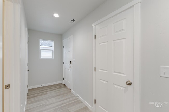 3089 S Maple Ranch Way, Nampa, ID 83686 - photo 2