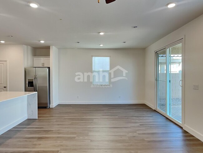 6428 Marthas Vineyard Ave, Las Vegas, NV 89141 - photo 5