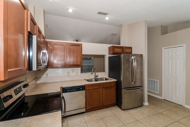 9060 Castle Rock Dr, Jacksonville, FL 32221 - photo 7