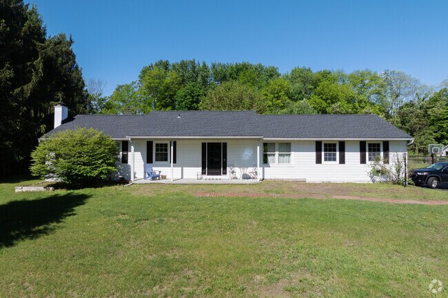 In Clinton Town, buyers can find lovely ranch-style homes on large lots.