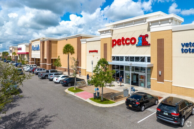 Hammock Landing shopping plaza in West Melbourne features a variety of retail and dining options
