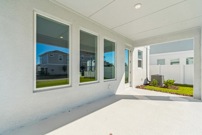 28796 Jujube Rd, Wesley Chapel, FL 33543 - photo 3