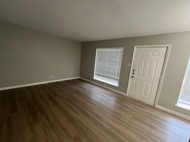 461 Eldon Dr unit 23, Corpus Christi, TX 78412 - photo 7