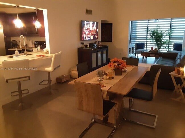 9409 Fontainebleau Blvd, Miami, FL 33172 - photo 3