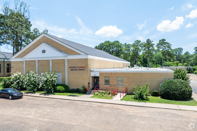 Joel E. Smilow Collegiate is renowned for its innovative approach to education.