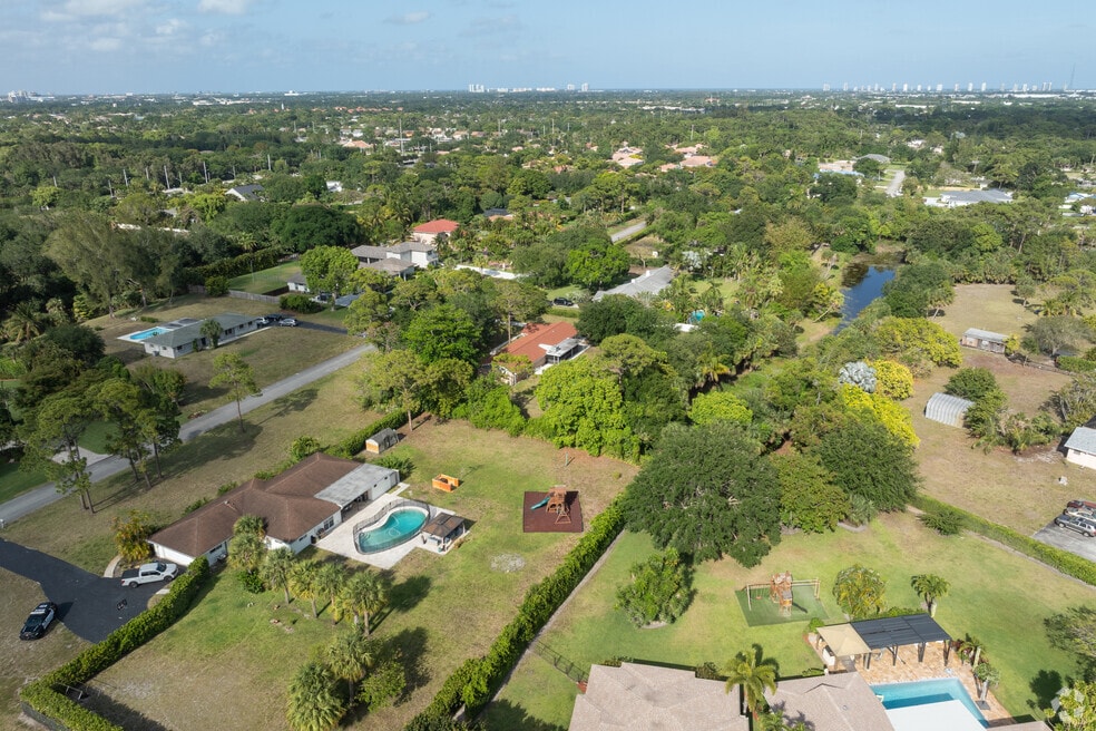 Neighborhood_NH_Horseshoe Acres_567972_P2_050125_001_050125