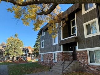 5521 Brookdale Dr N, Brooklyn Park, MN 55443