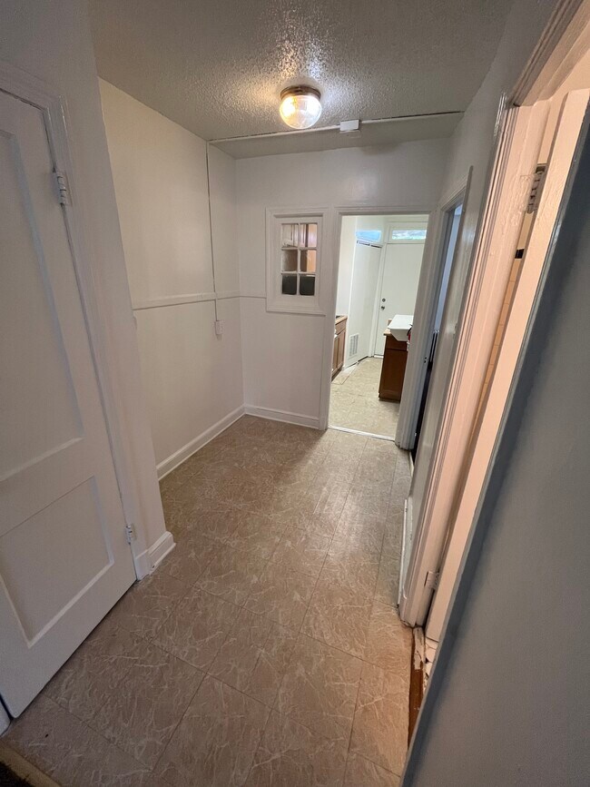 231 Oakwood St SE unit 1, Washington, DC 20032 - photo 4