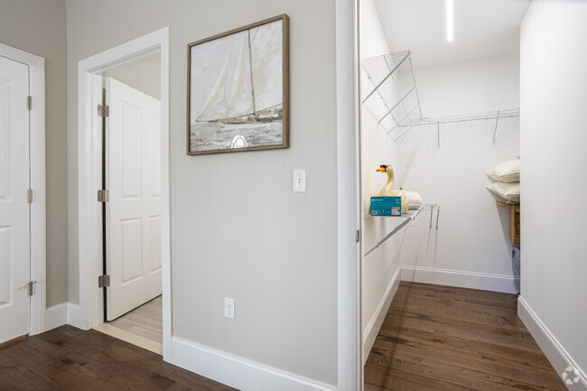 2BR, 2BA