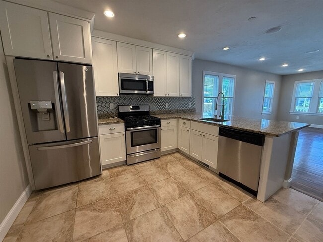 210 Cedar St unit 1, Somerville, MA 02145 - photo 3