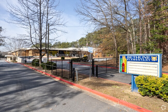 Bethune Elementary School has a student-teacher ratio of 15 to 1.