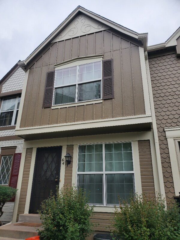 1811 S Quebec Way, Denver, CO 80231