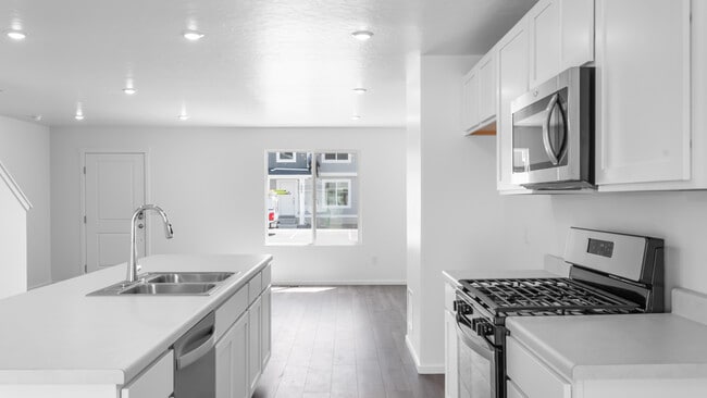 1778 N Patchwork Ave unit 1253, Tooele, UT 84074 - photo 4