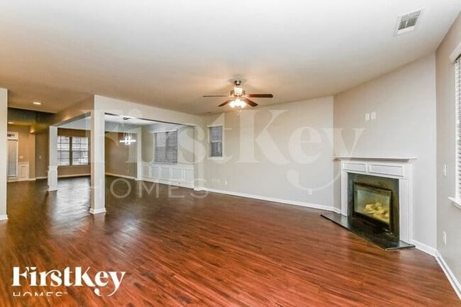 520 Palm Springs Cir, Fairburn, GA 30213 - photo 2