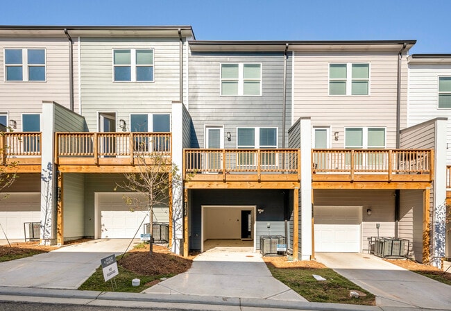 2643 Creekside Dr NW, Atlanta, GA 30318 - photo 3