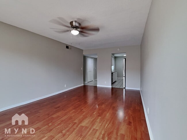 20233 N 21st Dr, Phoenix, AZ 85027 - photo 5