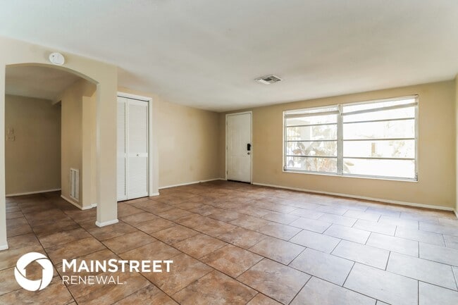 9636 Mark Twain Ln, Port Richey, FL 34668 - photo 4