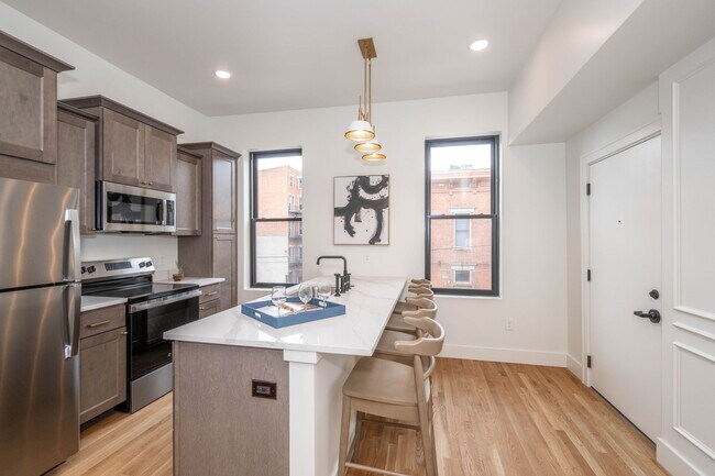 1706 Lang St unit 3, Cincinnati, OH 45202 - photo 3
