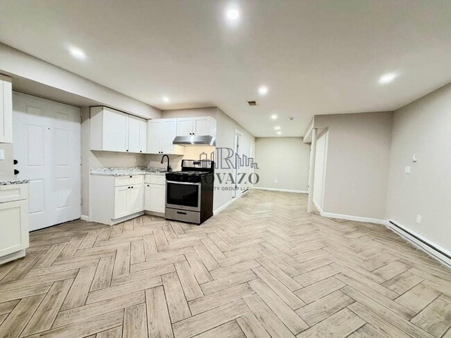 172 Seymour Ave unit side, Newark, NJ 07108 - photo 5