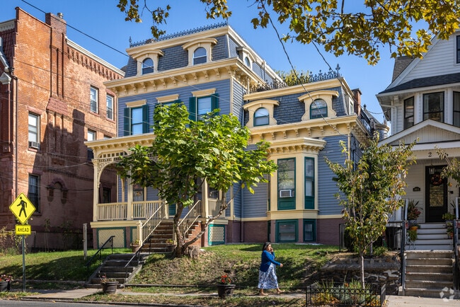 Victorian-era Second Empire-style homes are found in Jersey City.