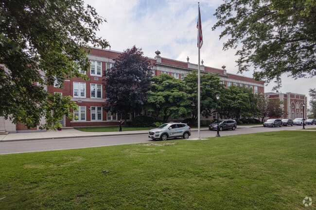 Mineola Middle School has 607 students in grades 5-7.